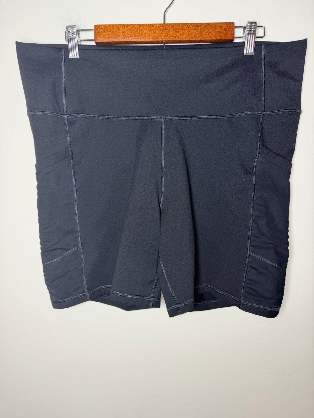 Fabletics Powerhold Black High-Rise Bike Shorts 2X activewear workout yoga gym - Picture 3 of 6
